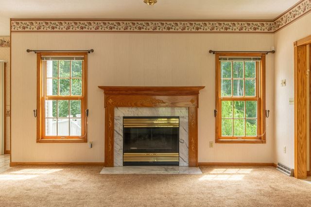 20 Nolan Lane, Agawam, MA 01030