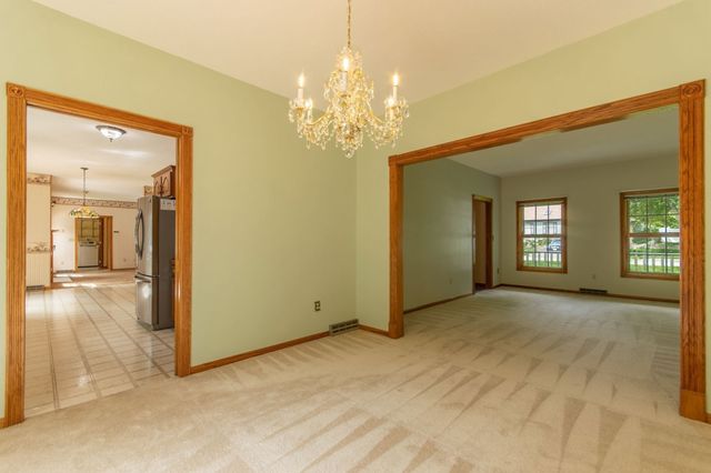 20 Nolan Lane, Agawam, MA 01030