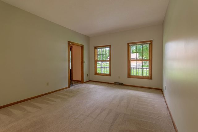 20 Nolan Lane, Agawam, MA 01030
