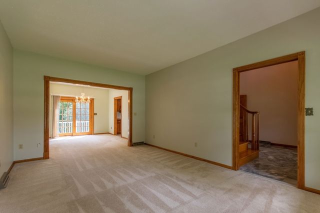20 Nolan Lane, Agawam, MA 01030