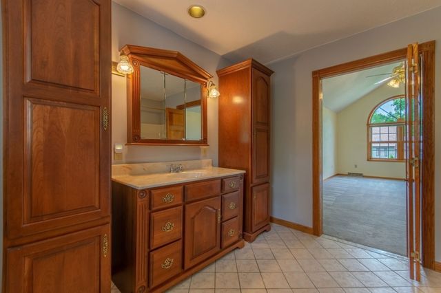 20 Nolan Lane, Agawam, MA 01030