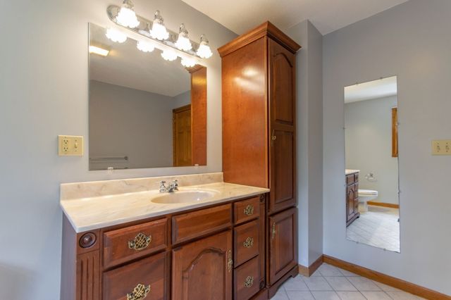 20 Nolan Lane, Agawam, MA 01030