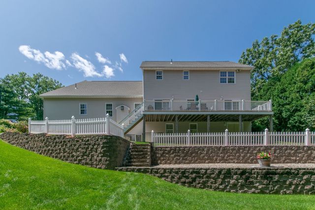 20 Nolan Lane, Agawam, MA 01030