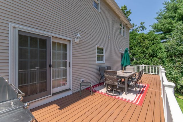 20 Nolan Lane, Agawam, MA 01030