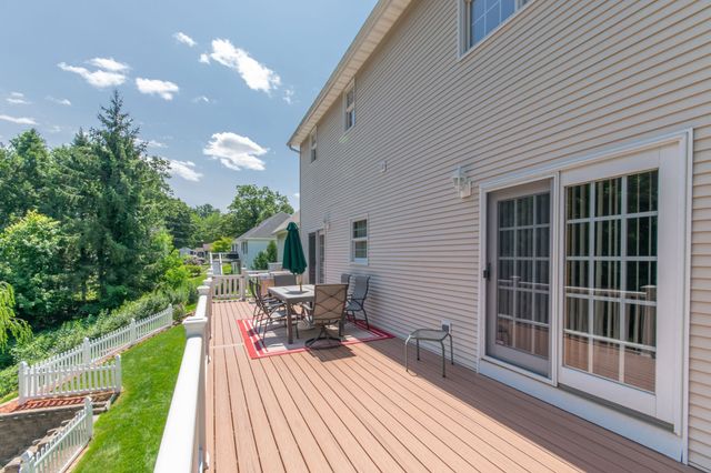 20 Nolan Lane, Agawam, MA 01030