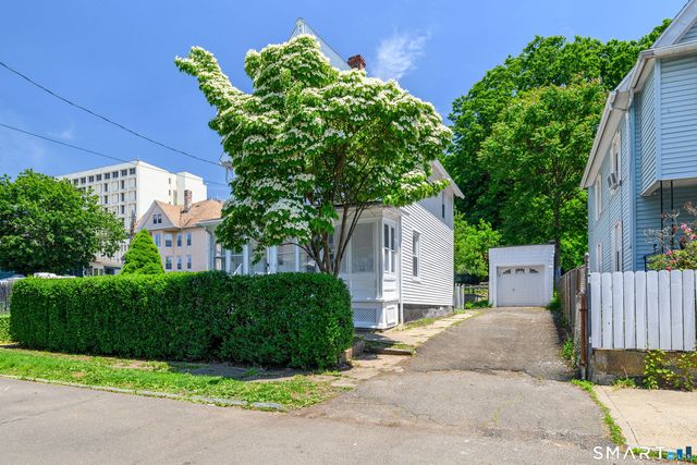 38 White Street, Bridgeport, CT 06610