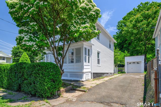 38 White Street, Bridgeport, CT 06610
