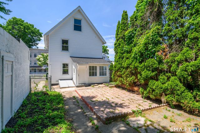 38 White Street, Bridgeport, CT 06610