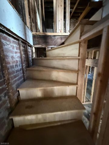 210 Berkeley Ave, Newark City, NJ 07107