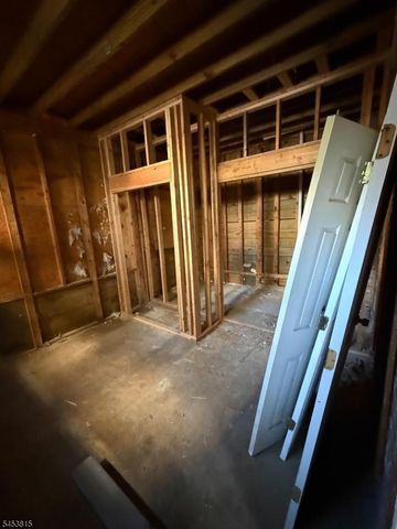 210 Berkeley Ave, Newark City, NJ 07107
