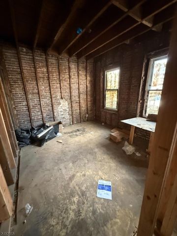 210 Berkeley Ave, Newark City, NJ 07107