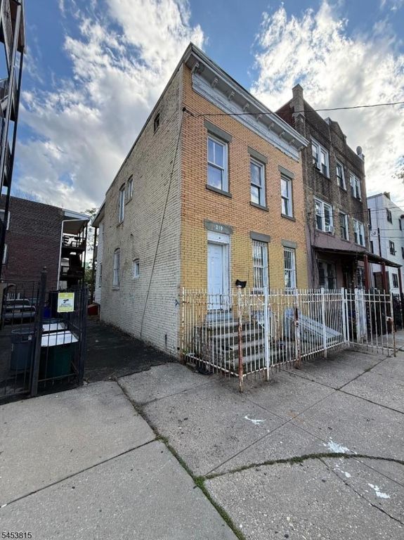 210 Berkeley Ave, Newark City, NJ 07107 — photo 2