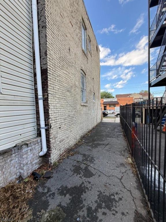 210 Berkeley Ave, Newark City, NJ 07107 — photo 3