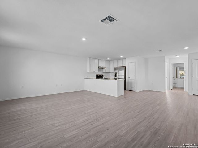 910 Stricker Path, San Antonio, TX 78221