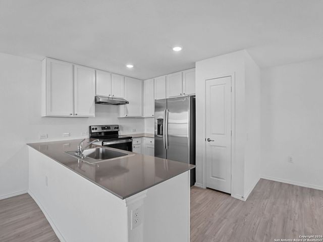 910 Stricker Path, San Antonio, TX 78221