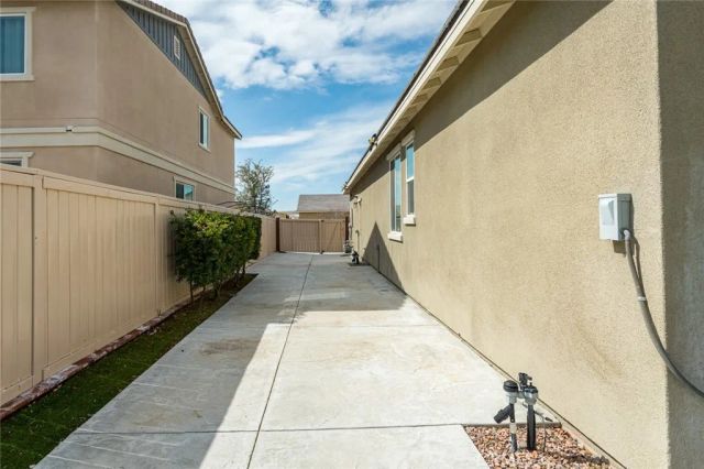 45124 42nd Street West, Lancaster, CA 93536