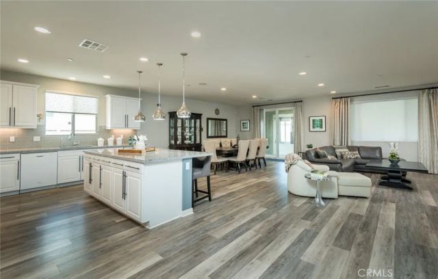45124 42nd Street West, Lancaster, CA 93536
