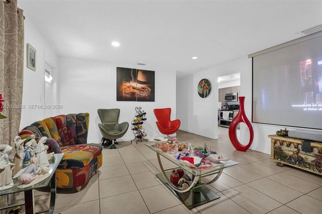 2650 W 8th Ave, Hialeah, FL 33010