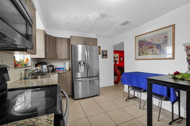 2650 W 8th Ave, Hialeah, FL 33010