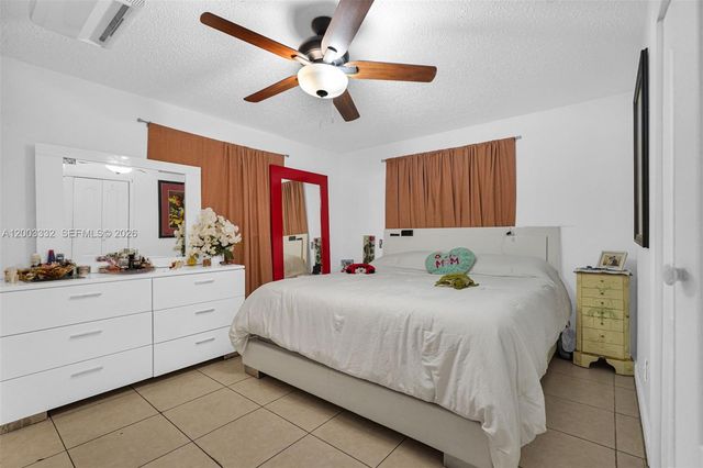 2650 W 8th Ave, Hialeah, FL 33010