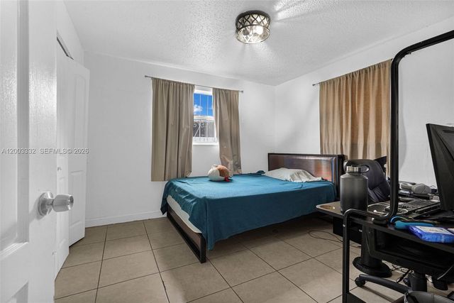 2650 W 8th Ave, Hialeah, FL 33010