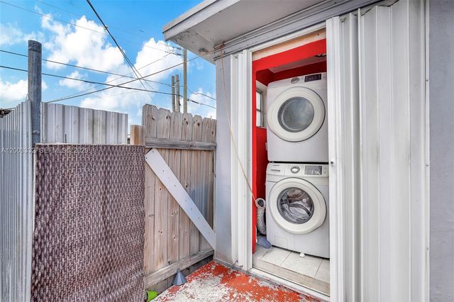 2650 W 8th Ave, Hialeah, FL 33010