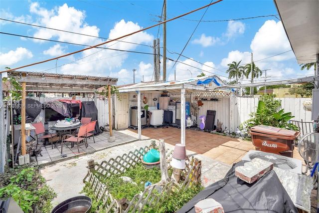 2650 W 8th Ave, Hialeah, FL 33010