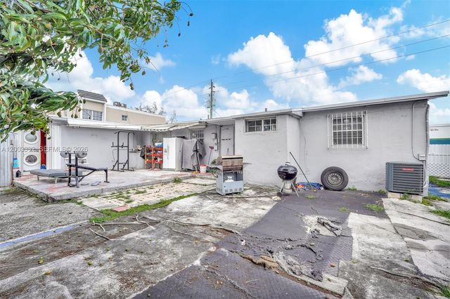 2650 W 8th Ave, Hialeah, FL 33010