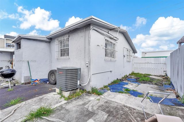 2650 W 8th Ave, Hialeah, FL 33010