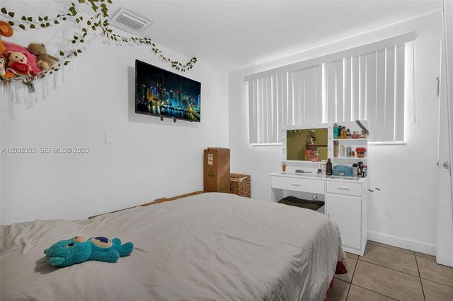 2650 W 8th Ave, Hialeah, FL 33010