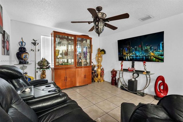 2650 W 8th Ave, Hialeah, FL 33010