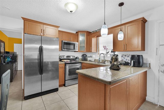 2650 W 8th Ave, Hialeah, FL 33010