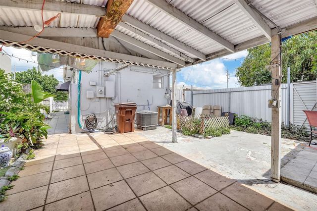 2650 W 8th Ave, Hialeah, FL 33010