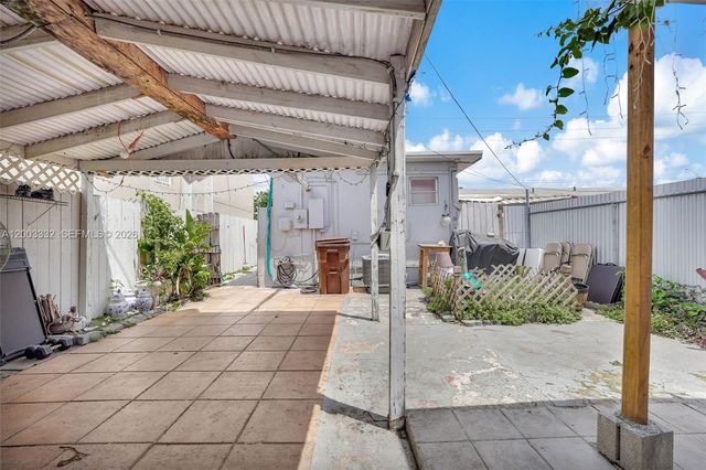 2650 W 8th Ave, Hialeah, FL 33010