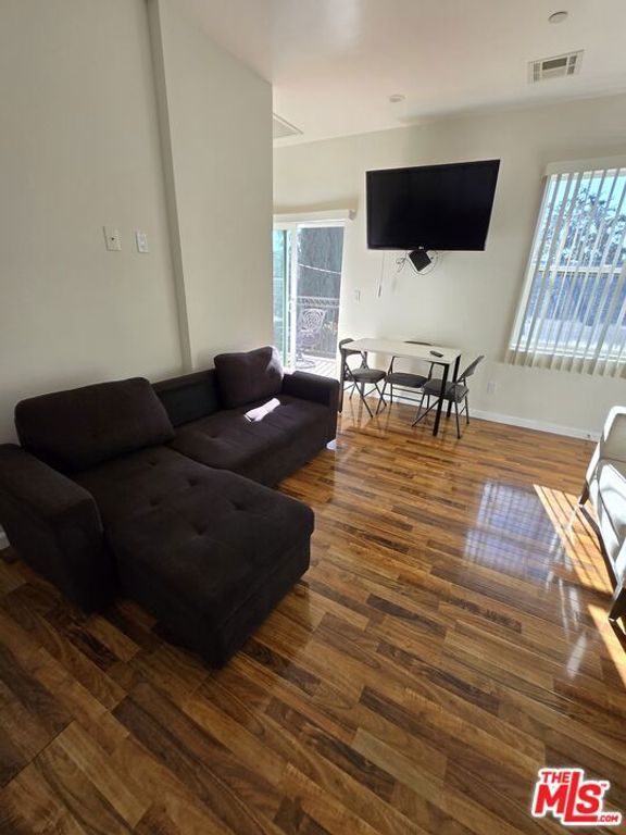 609 W Doran Street A, Glendale, CA 91203