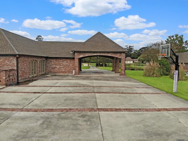 21340 Stone Bridge Ct, Denham Springs, LA 70726
