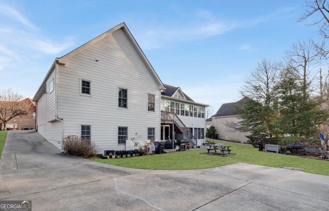 211 Graymist Path, Loganville, GA 30052