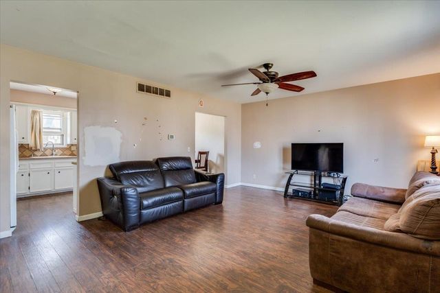 1435 N Brunswick St, Wichita, KS 67212