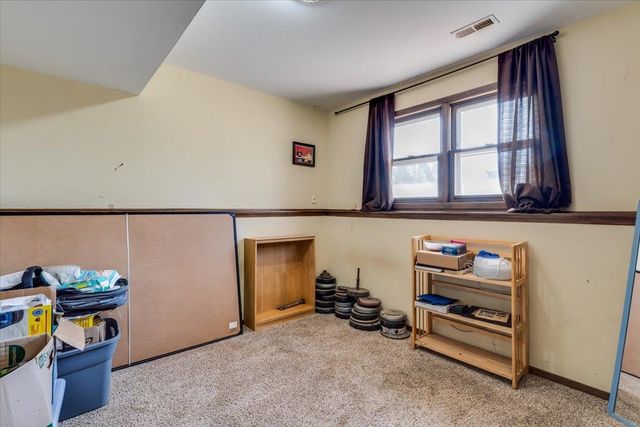 1435 N Brunswick St, Wichita, KS 67212