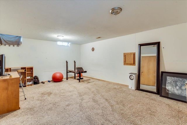 1435 N Brunswick St, Wichita, KS 67212