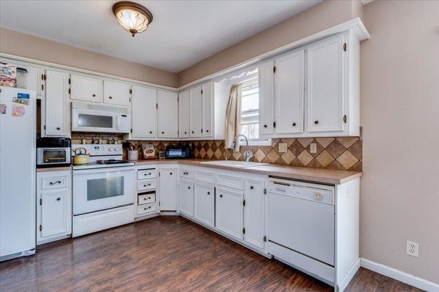 1435 N Brunswick St, Wichita, KS 67212