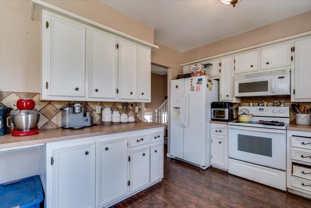 1435 N Brunswick St, Wichita, KS 67212