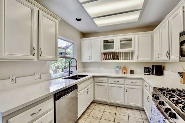 1813 Huntington Street, Huntington Beach, CA 92648