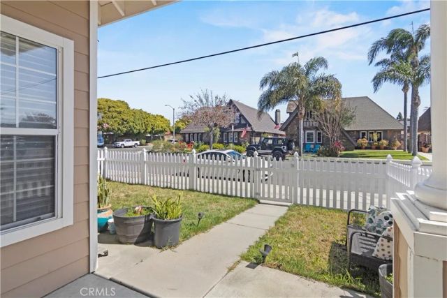 1813 Huntington Street, Huntington Beach, CA 92648