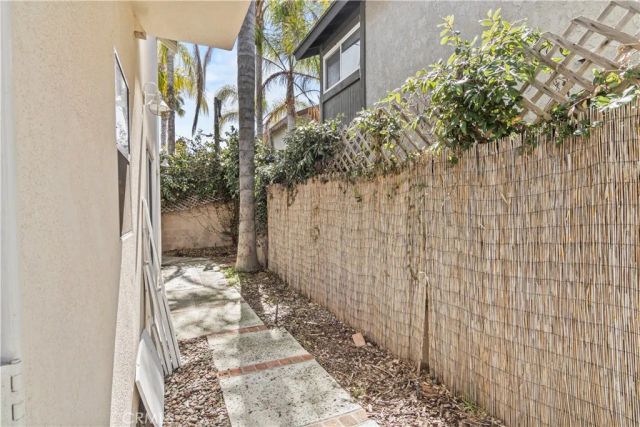 1813 Huntington Street, Huntington Beach, CA 92648