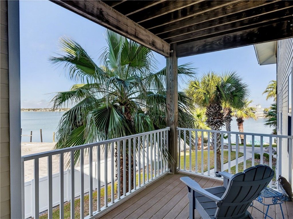28 Sandollar St C2, Rockport, TX 78382 — exterior