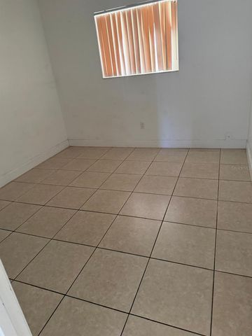 500 E ROSEWOOD LANE 154, Tavares, FL 32778