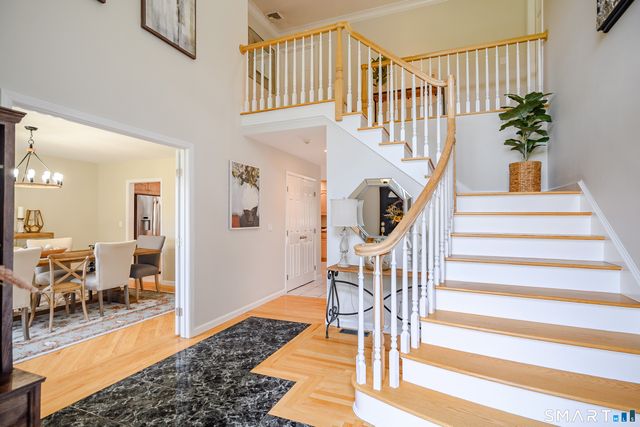 8 Woodridge Lane, New Fairfield, CT 06812