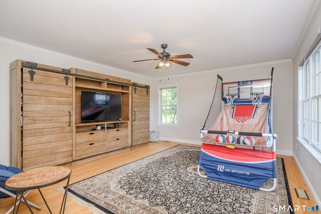 8 Woodridge Lane, New Fairfield, CT 06812