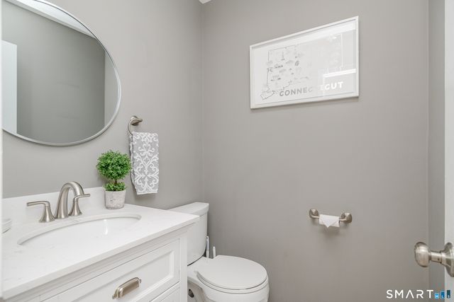 8 Woodridge Lane, New Fairfield, CT 06812